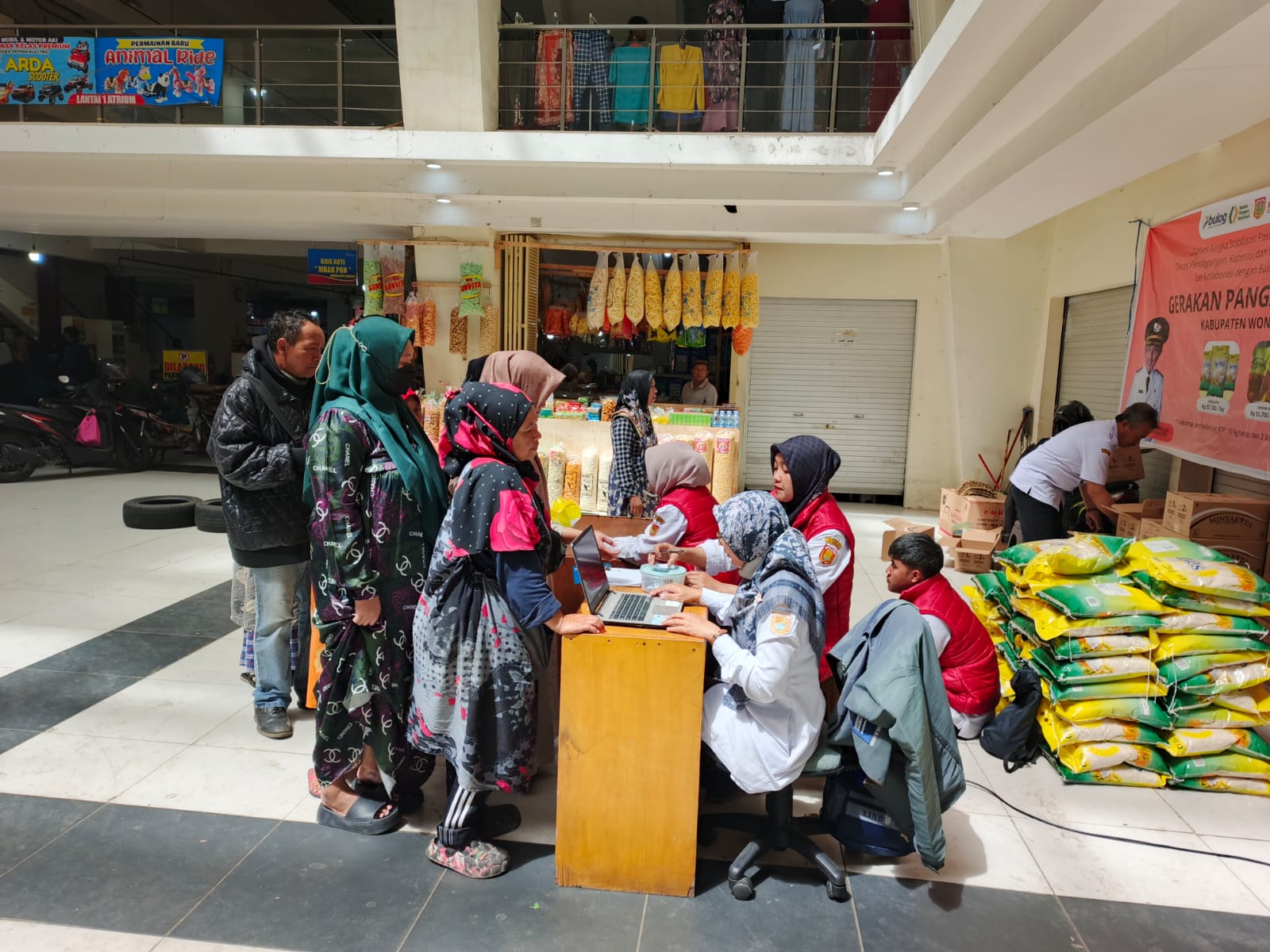 “Belanja Hemat di Jantung Kota: Pasar Murah Atrium Pasar Induk”